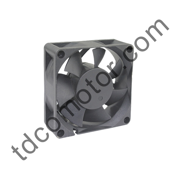 Ventilador Axial EC 70x70x25 YZ-7025